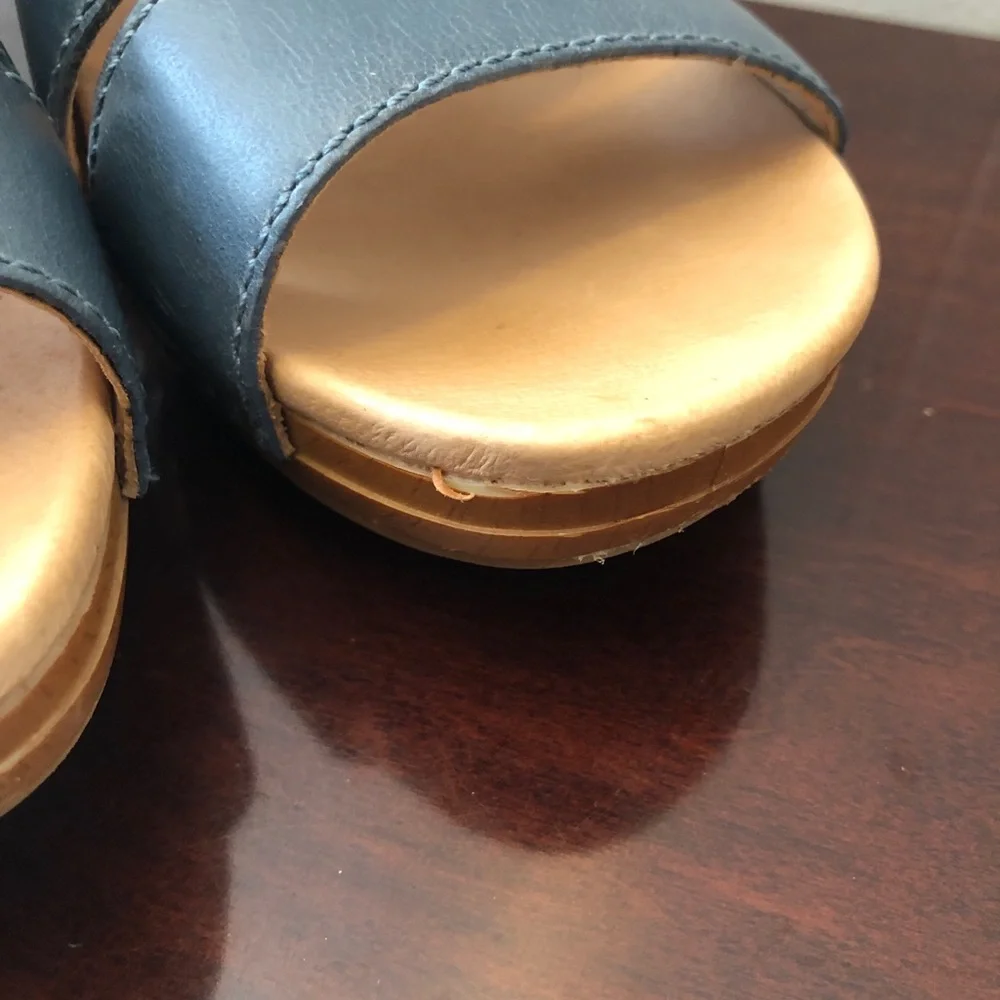 Dansko Sz 40(9.5) Blue Leather Wedge Sandals